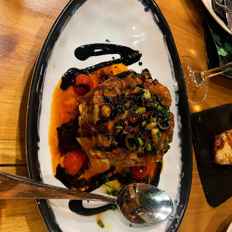 Tartar de atún y algas wakame en Real 31 Almería